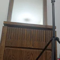 میز تحریر و پاتختی و آینه