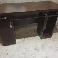 میز کامپیوتر در حد نو هستش