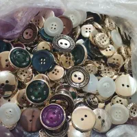 فروش تعدادی دکمه