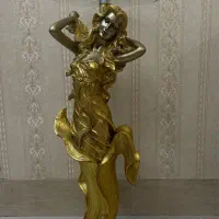 میز طرح مجسمه