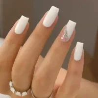 کاشت ناخن200 و کاشت مژه هیدن 150