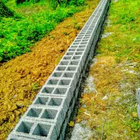 معمار بنایی بلوک چینی سیمانکاری سیاه سفید تخریب