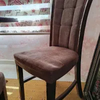 میز و ۴ عدد صندلی