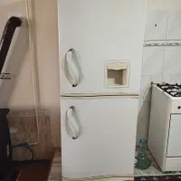 یخچال سالم تمیز هیچ مشکلی نداره