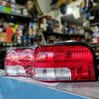 سپر و چراغ و لوازم یدکی فوق مصرفی خودرو.