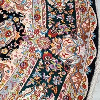 فرش گرد دستباف سالاری قطر ۳متر.   بالای ۴۰رج|فرش|تبریز, |دیوار