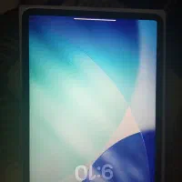 ایپد پرو ۲۰۲۲ m2 با گوشی سامسونگ