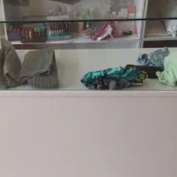 ویترین مغازه جای لباس