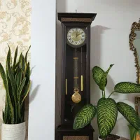 ساعت دیواری ایستاده