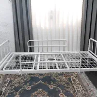 تخت بیمارستانی قسمت سر  اهرمی که سر بالا میاد