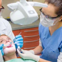 دستیار دندانپزشک