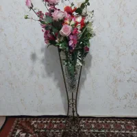 گل مصنوعی با پایه ی فلزی