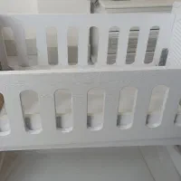 تخت کنار مادر نوزاد تا یکسال