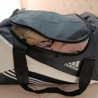 تعداد ۵۰ تکه لباس زنانه و بچگانه مردانه یکجا