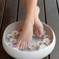آموزش پدیکور و کفسابی