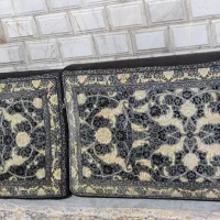 یک جفت پشتی طرح فرش