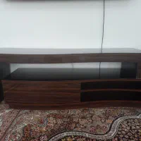 تلویزیون و میز