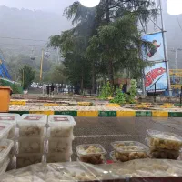 فروشنده غرفه سوغات