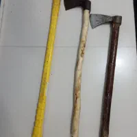 تبر امریکایی و گالشی چراغ نفتی