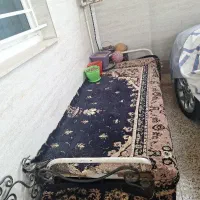 تخت اهنی محکم