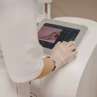 لیزر موهای زائد با پیشرفته‌ترین دستگاه