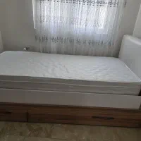 تخت وآینه کنسول با تشک|تخت و سرویس خواب|تهران, امیر بهادر|دیوار