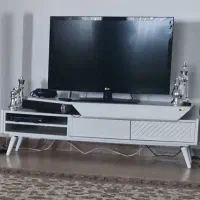 تلویزیون LG و میز تلویزیون