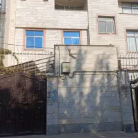 ملک 3طبقه دربست مقابل پارک