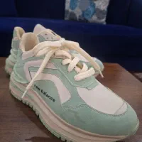 دو عدد کتونی نیوبالانس سایز ۳۹ و ۴۰