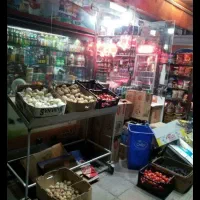 کارگر و فروشنده سوپرمارکت