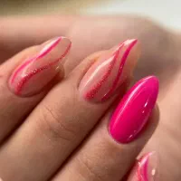 اموزش و خدمات کاشت و ترمیم ناخن