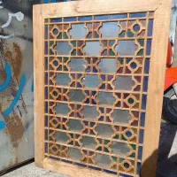 پنجره ارسی شیشه رنگی قدیمی