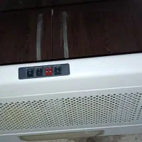 هود سالم تمیز و سینک ظرفشویی