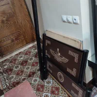 تخت فلزی جوان