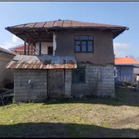 خانه ویلایی قدیمی سنتی با ۳۳۰ متر زمین اطاقور