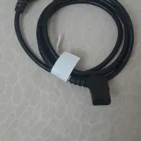 کابل تلویزیون و کامپیوتر