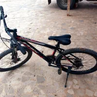 دوچرخه|دوچرخه، اسکیت، اسکوتر|شفت, |دیوار