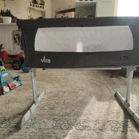 تخت کنار مادر