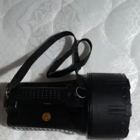 چراغ قوه پر نور و بزرگ