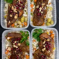 ۱- ادمین و منشی ۲-کمکی آشپزخانه