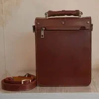 کیف دوشی تمام چرم طبیعی گاووی مشهدرمزدار نونوآکبند|کیف، کفش، کمربند|تهران, امیر بهادر|دیوار