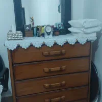 درآور. آینه.صندلی