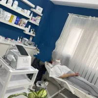 ترولی MDF سه طبقه به همراه کشو تمیز و سالم