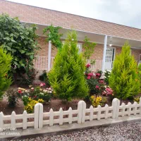 باغچه ای  زیبا  ، دنج  ، امن
