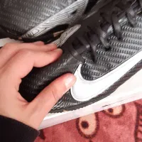 یک جفت کفش فوتسال و چمن مصنوعی نو