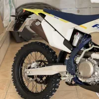 فلات طرح هاسکوارنا  رادیات اب|موتورسیکلت|مریوان, |دیوار