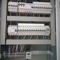 کلیه خدمات برقکاری.اتصالیابی .نورپردازی