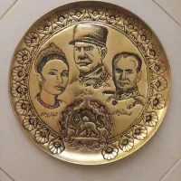 بشقاب دیوار کوب