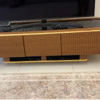 لوستر و میز تلویزیون