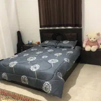 تخت دو نفره همراه با تشک و میز آرایش